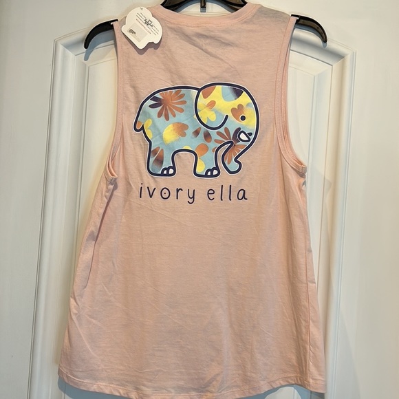 ivory ella Tops - NWT Ivory Ella sleeveless tshirt. Peach color. Junior size M. Elephant!!